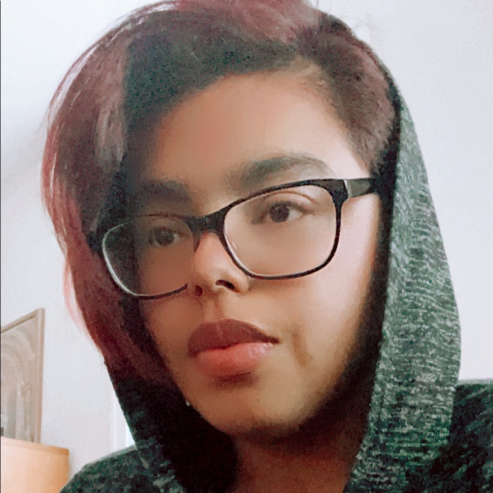 Meet your Posher, Yaneth